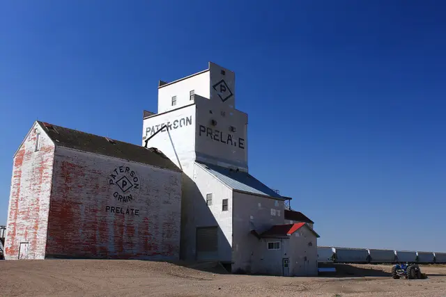 Paterson grain elevator and annex